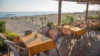 As Queen Beach Hotel