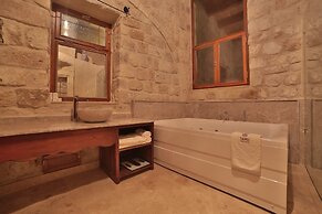 Taru Cave Suites