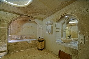 Taru Cave Suites