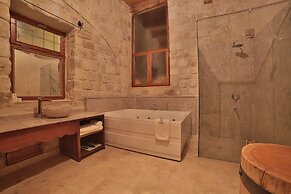 Taru Cave Suites