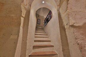 Taru Cave Suites