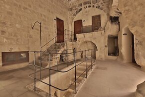 Taru Cave Suites