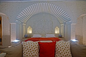 Taru Cave Suites
