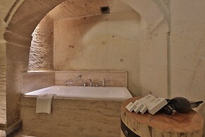Taru Cave Suites