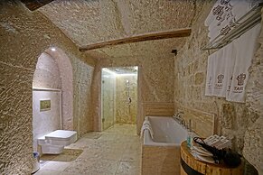 Taru Cave Suites
