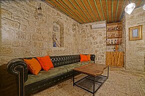 Taru Cave Suites