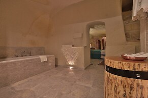 Taru Cave Suites