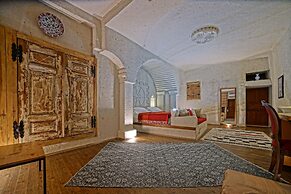 Taru Cave Suites