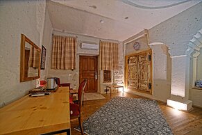 Taru Cave Suites
