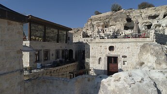 Taru Cave Suites