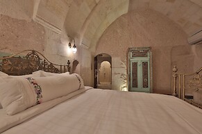 Taru Cave Suites