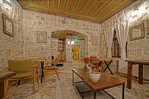 Taru Cave Suites