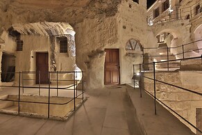 Taru Cave Suites