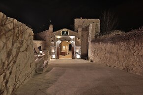Taru Cave Suites