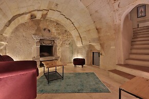 Taru Cave Suites