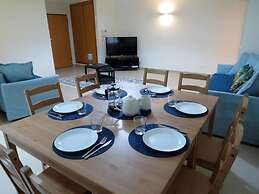 2 Bed Apartment With com Pool