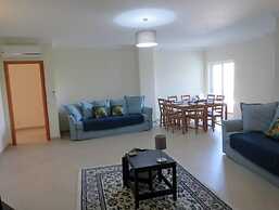 2 Bed Apartment With com Pool