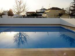 2 Bed Apartment With com Pool