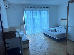Apartments & Rooms Rozana