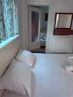 Apartments & Rooms Rozana
