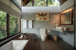 Treehouse Chalets