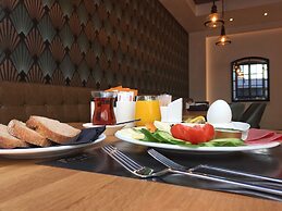 Four-G Hotel