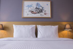 Four-G Hotel
