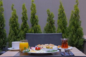 Four-G Hotel
