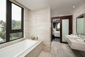 The Oriental Jade Hotel