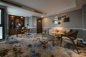 The Oriental Jade Hotel