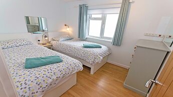 Swallows Croyde 3 Bedrooms, Sleeps 6, Beach Chalet