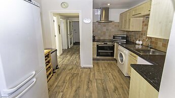 Clifton Court Apt 19 With Heated Pool