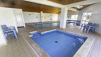Clifton Court Apt 19 With Heated Pool