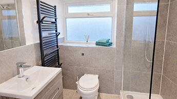 Sandbanks Sleeps 4 Beach Pass & 1 Dog