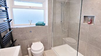 Sandbanks Sleeps 4 Beach Pass & 1 Dog