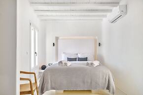 Mykonian Mews