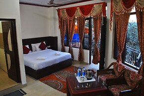 Hotel Misty Woods