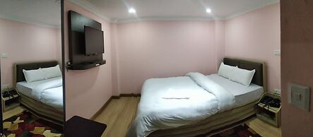 Hotel Samrajya