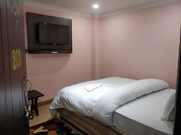 Hotel Samrajya