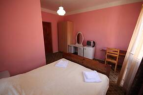 Rozali Guest House
