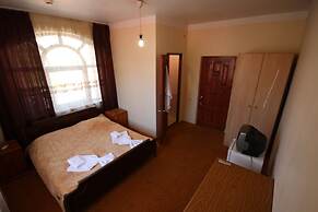Rozali Guest House