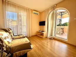 Menada Apartments in Messembria Resort