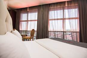 Suwara Hotel