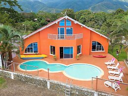 Chalet Castillo