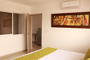 Apartasuites La Flora