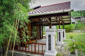 The Hawk's Nest Resort