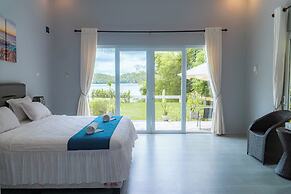 The Hawk's Nest Resort