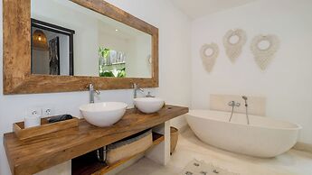 Villa Metisse by Villa Finder
