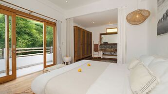 Villa Metisse by Villa Finder