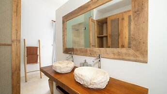 Villa Metisse by Villa Finder